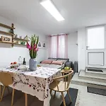 S31 - 22 Bergmannstrasse Front * Berlino