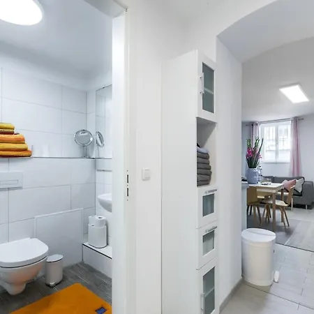 S31 - 22 Bergmannstrasse Front * ברלין