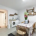 S31 - 22 Bergmannstrasse Front Appartement *