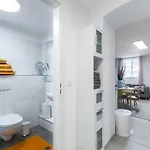 S31 - 22 Bergmannstrasse Front * Berlijn