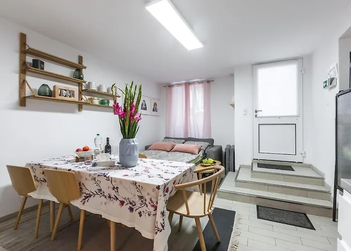 S31 - 22 Bergmannstrasse Front * Berlin