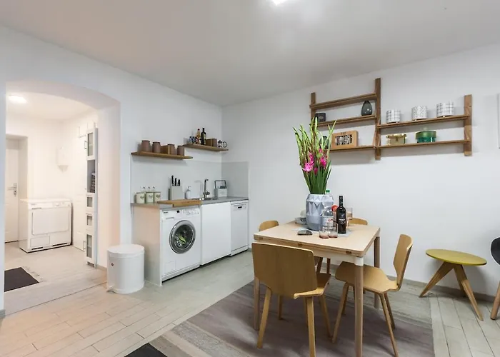 S31 - 22 Bergmannstrasse Front